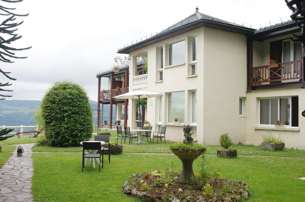 Hostellerie Saint Clement Vic-sur-Cere Exterior photo